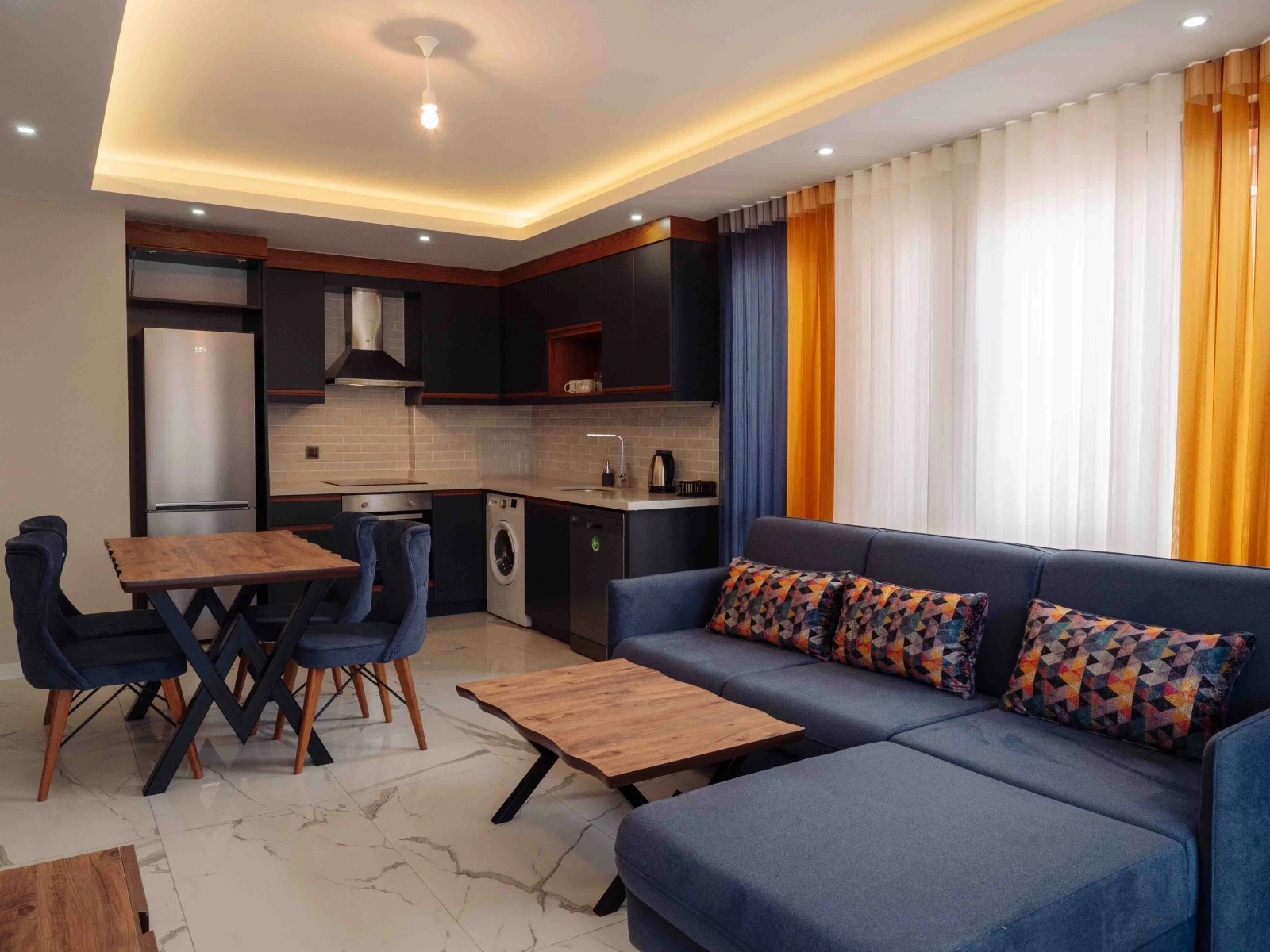 RETRO CLEOPATRA RESIDENCE, NO.10